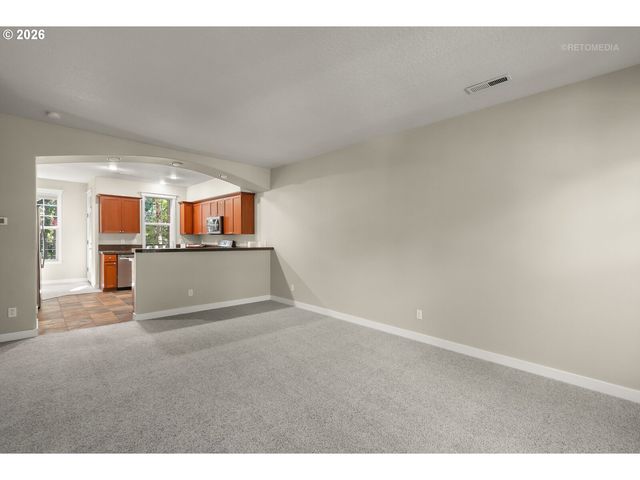 808 Ne CADEN Ave, Hillsboro, OR 97124
