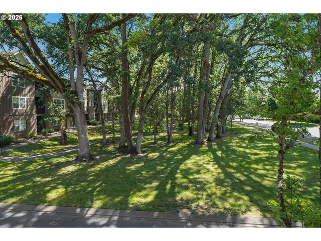 808 Ne CADEN Ave, Hillsboro, OR 97124