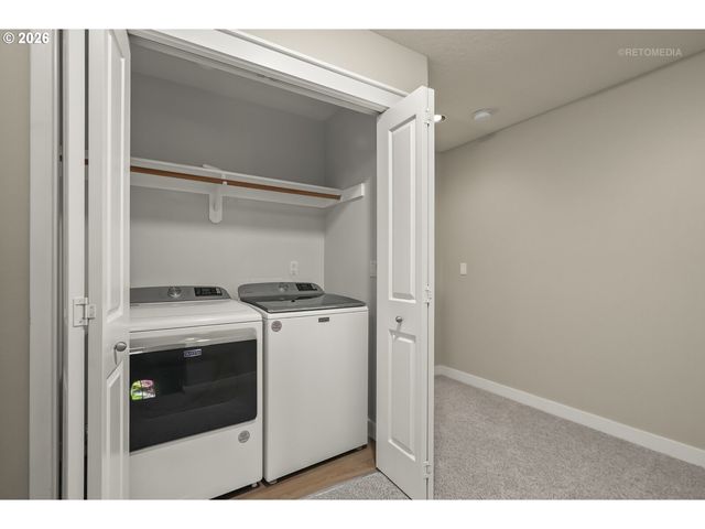 808 Ne CADEN Ave, Hillsboro, OR 97124