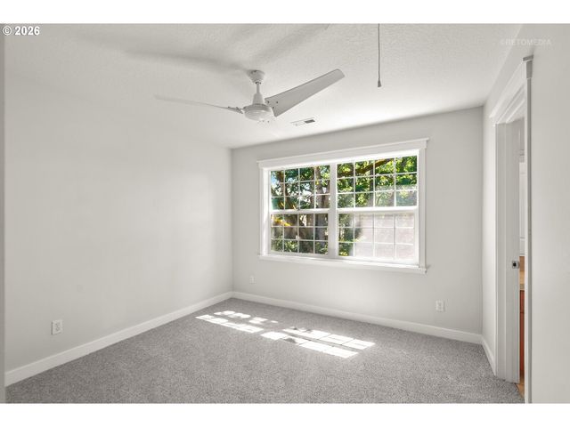 808 Ne CADEN Ave, Hillsboro, OR 97124