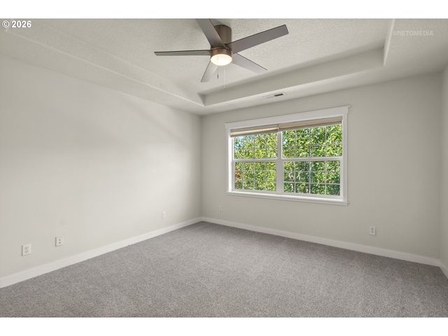 808 Ne CADEN Ave, Hillsboro, OR 97124