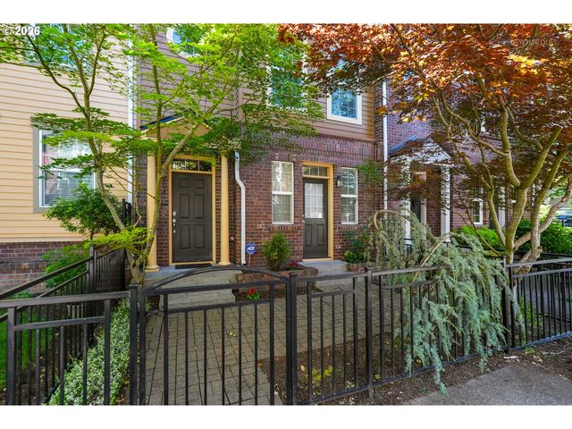 808 Ne CADEN Ave, Hillsboro, OR 97124