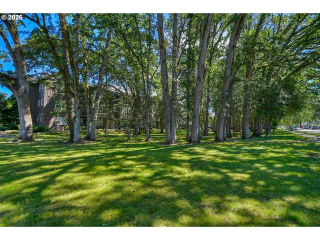 808 Ne CADEN Ave, Hillsboro, OR 97124