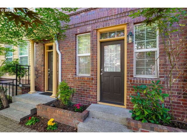 808 Ne CADEN Ave, Hillsboro, OR 97124
