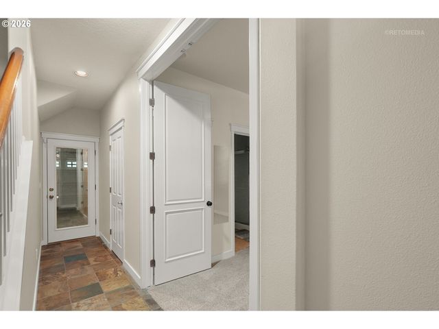 808 Ne CADEN Ave, Hillsboro, OR 97124
