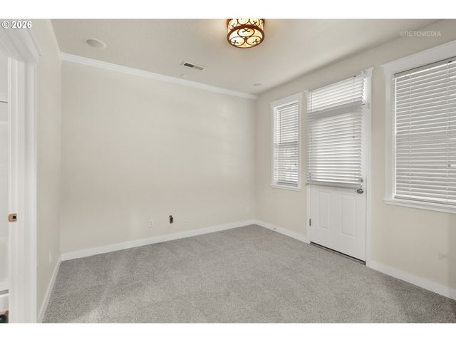 808 Ne CADEN Ave, Hillsboro, OR 97124