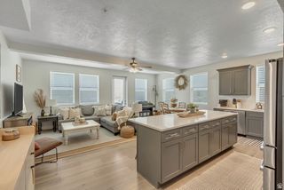 8342 S SKY MIRROR LN #H101, Midvale, UT 84047