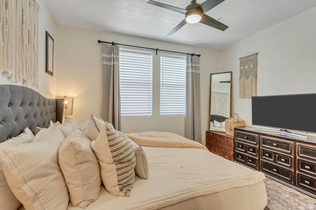 Image 14 of property listing at 8342 S SKY MIRROR LN #H101, Midvale, UT 84047