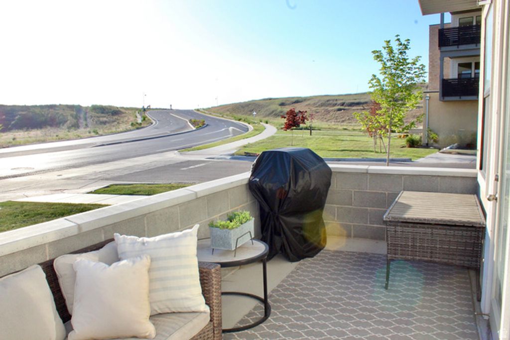 Image 25 of property listing at 8342 S SKY MIRROR LN #H101, Midvale, UT 84047