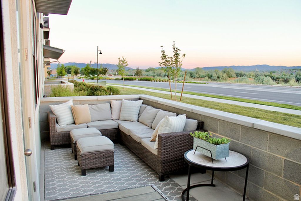 Image 27 of property listing at 8342 S SKY MIRROR LN #H101, Midvale, UT 84047