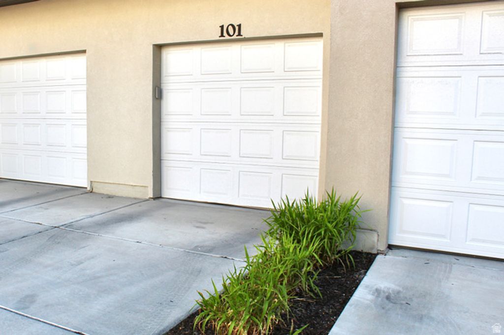 Image 30 of property listing at 8342 S SKY MIRROR LN #H101, Midvale, UT 84047
