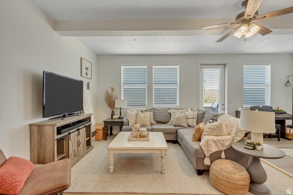 Image 10 of property listing at 8342 S SKY MIRROR LN #H101, Midvale, UT 84047