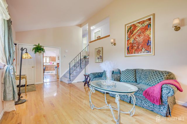 40 Meeker Avenue, Edison, NJ 08817