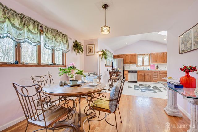 40 Meeker Avenue, Edison, NJ 08817