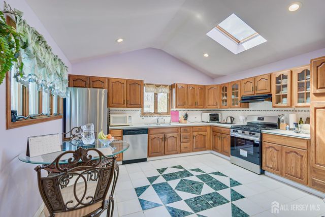 40 Meeker Avenue, Edison, NJ 08817