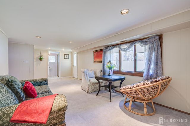 40 Meeker Avenue, Edison, NJ 08817