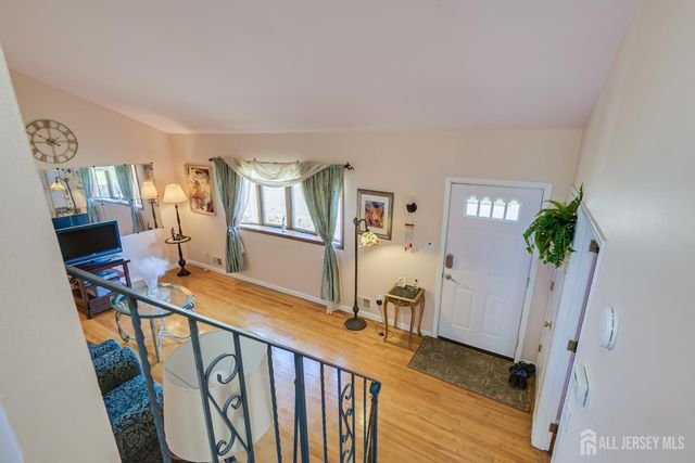 40 Meeker Avenue, Edison, NJ 08817