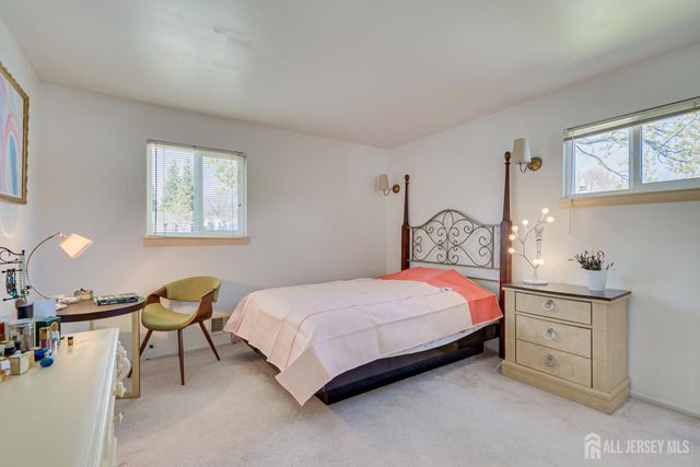 40 Meeker Avenue, Edison, NJ 08817