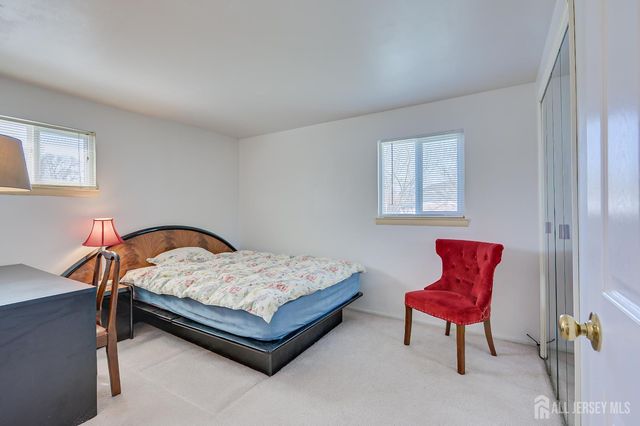 40 Meeker Avenue, Edison, NJ 08817