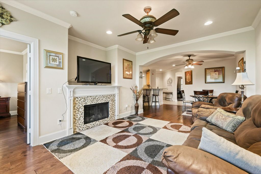 500 Waters Edge Drive 228, Lake Dallas, TX 75065