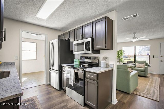 14319 CEDAR ISLAND Road N, Jacksonville, FL 32250