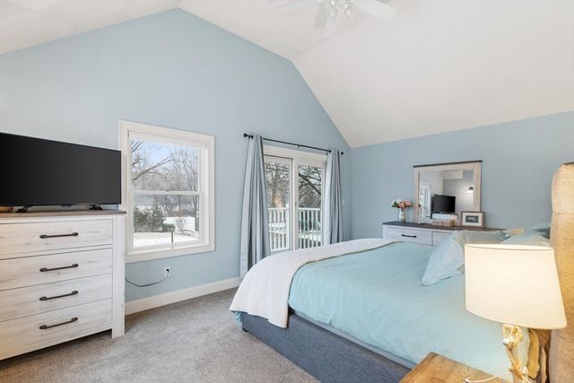 3 Summer St, Topsfield, MA 01983