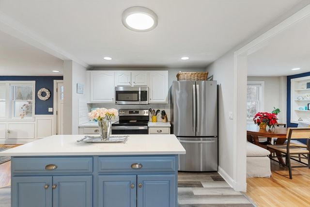 3 Summer St, Topsfield, MA 01983