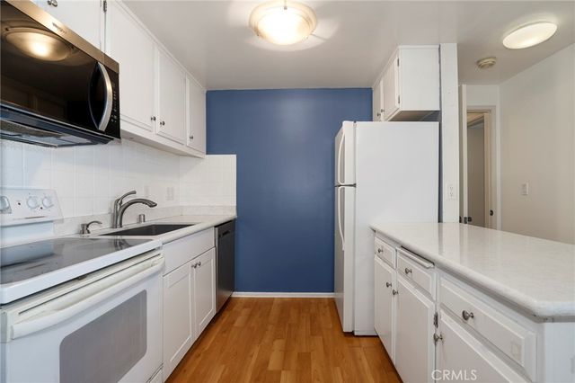 607 S Prospect 306, Redondo Beach, CA 90277