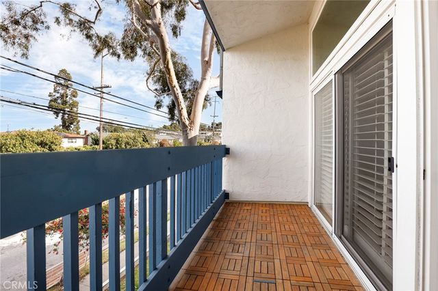 607 S Prospect 306, Redondo Beach, CA 90277
