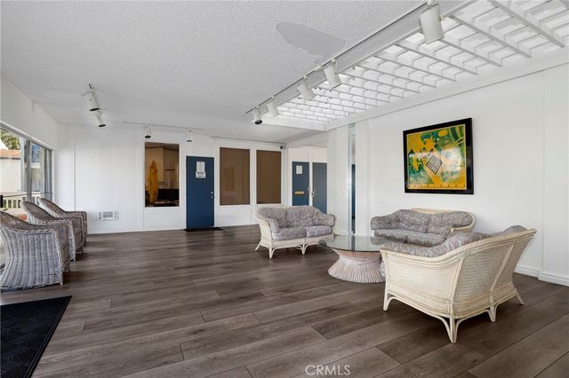607 S Prospect 306, Redondo Beach, CA 90277