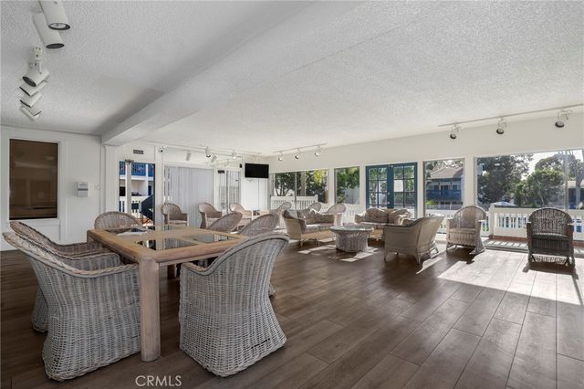607 S Prospect 306, Redondo Beach, CA 90277