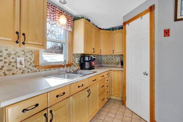 420 West St, Ludlow, MA 01056