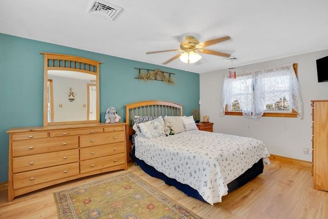 420 West St, Ludlow, MA 01056