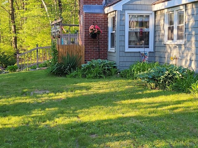 420 West St, Ludlow, MA 01056