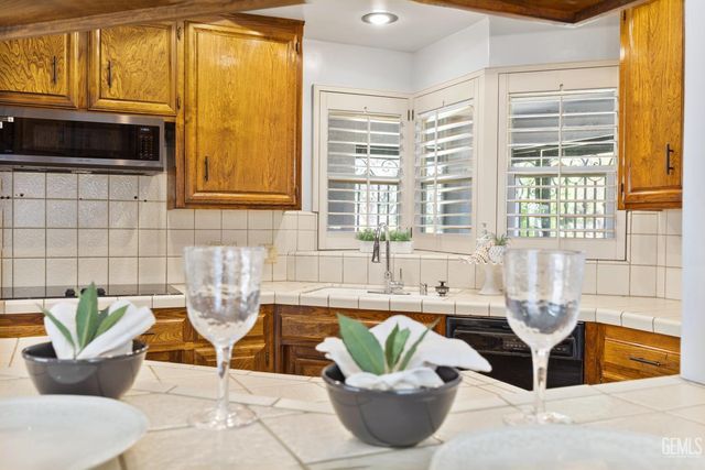 7613 Eastlorne Court, Bakersfield, CA 93309