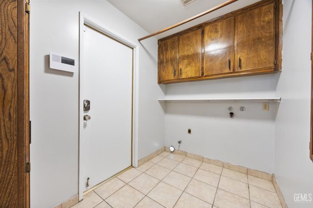 7613 Eastlorne Court, Bakersfield, CA 93309