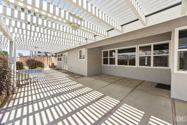 7613 Eastlorne Court, Bakersfield, CA 93309