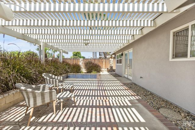 7613 Eastlorne Court, Bakersfield, CA 93309