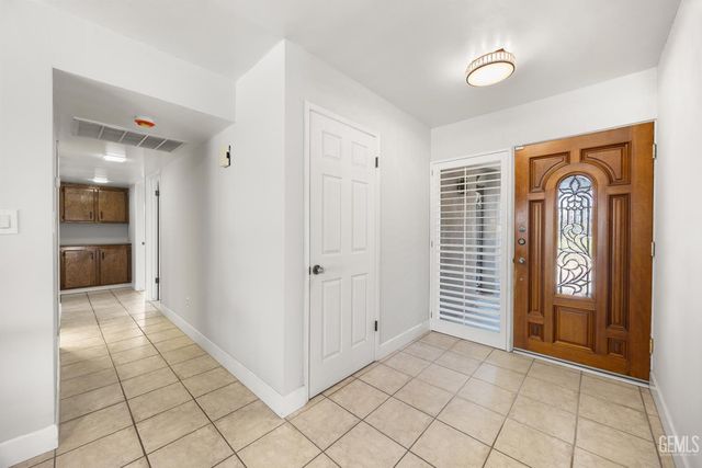 7613 Eastlorne Court, Bakersfield, CA 93309