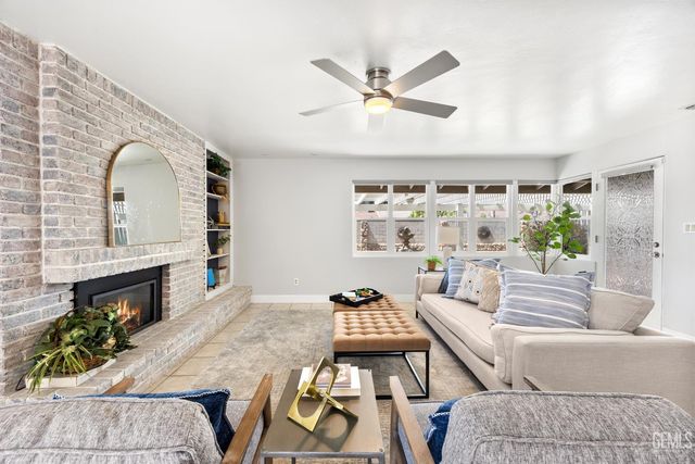 7613 Eastlorne Court, Bakersfield, CA 93309