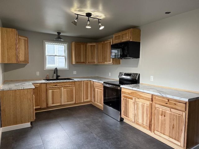 1008 E 3rd Ave, Ashland, WI 54806