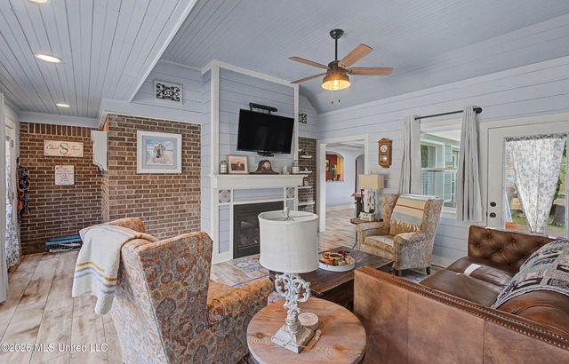 1980 Pine Tree Road, Hernando, MS 38632