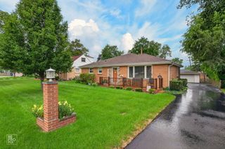 606 Banbury Court, Roselle, IL 60172