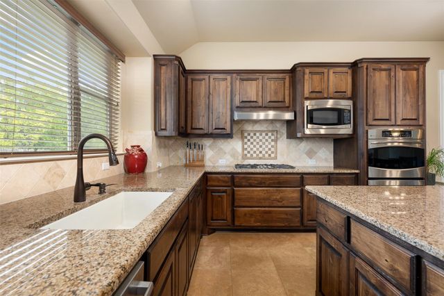 2001 Long Bow DR, Leander, TX 78641