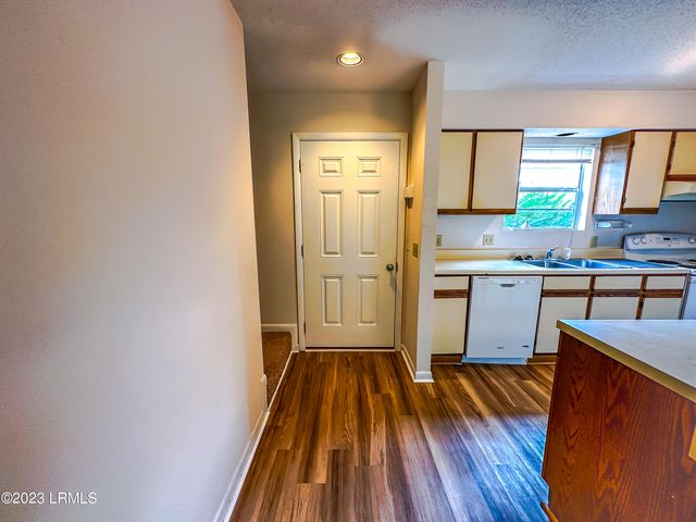 900 Brotherhood Rd Apt G4, Beaufort, SC 29902