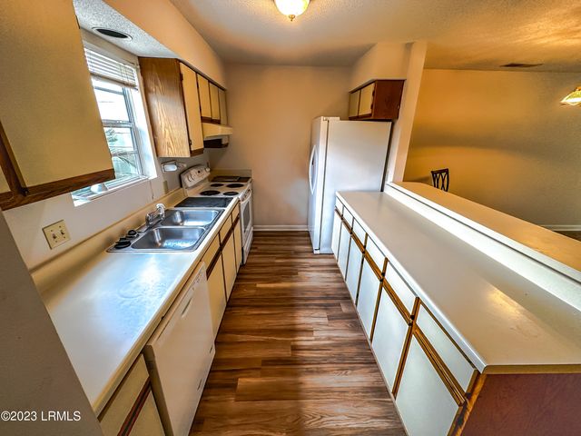 900 Brotherhood Rd Apt G4, Beaufort, SC 29902