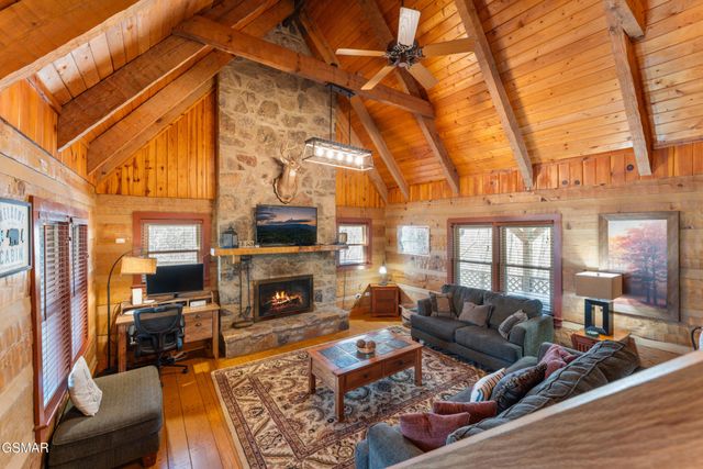409 Matterhorn Drive, Gatlinburg, TN 37738