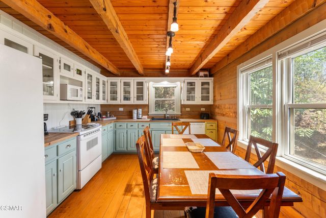409 Matterhorn Drive, Gatlinburg, TN 37738