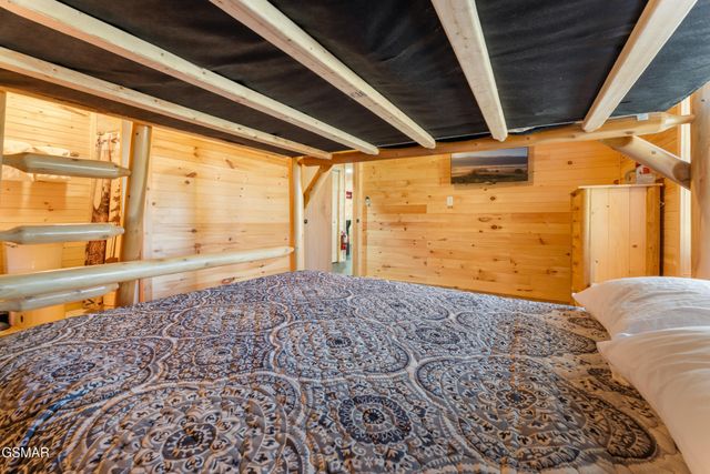409 Matterhorn Drive, Gatlinburg, TN 37738