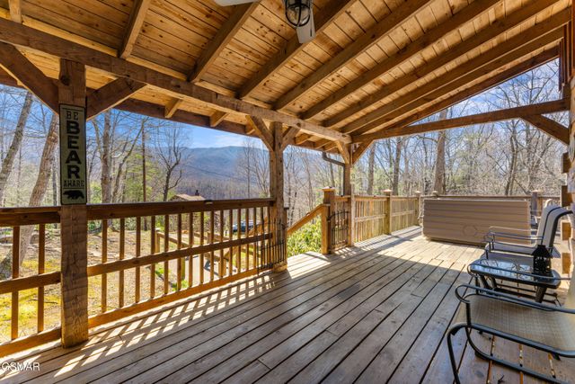 409 Matterhorn Drive, Gatlinburg, TN 37738